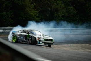 Watch High-Powered 900 Horsepower Mustang RTR Become Firs...